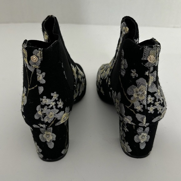 Anne Klein Gorgia Chelsea Floral Brocade Ankle Boots Black Booties Size 6M - Picture 5 of 9